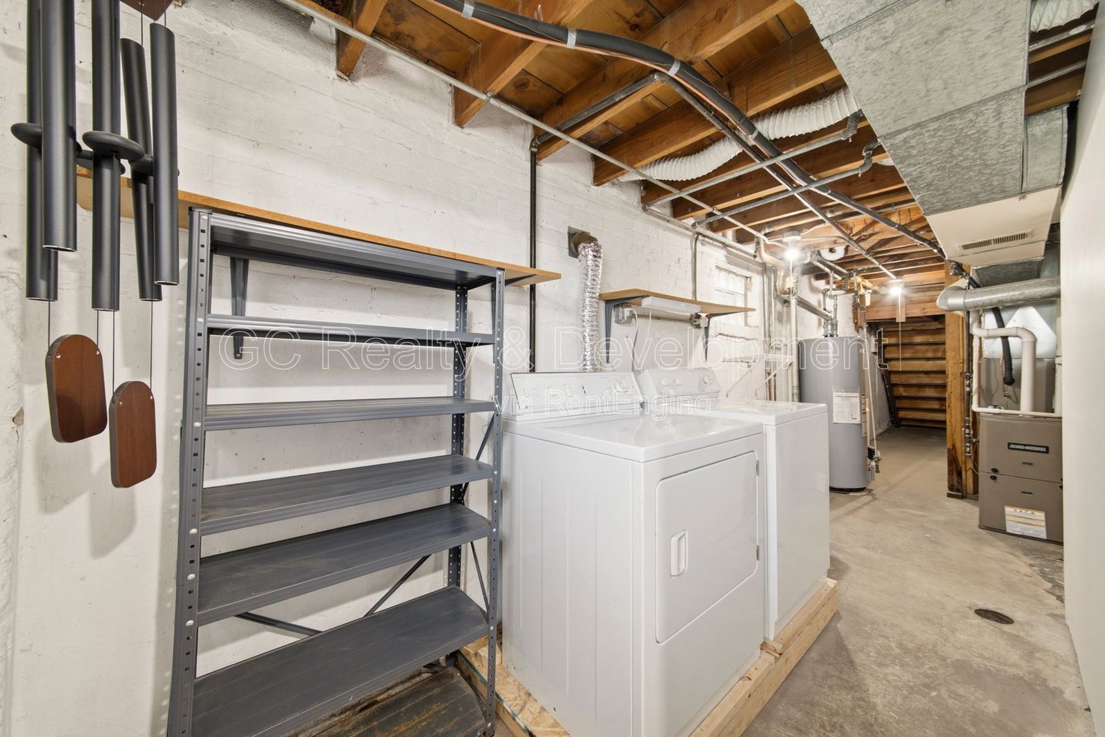 *** 3 BDRM - 2 BTH / CENTRAL AC / DETACHED GARAGE / IN UNIT LAUNDRY / PET FRIENDLY *** property image