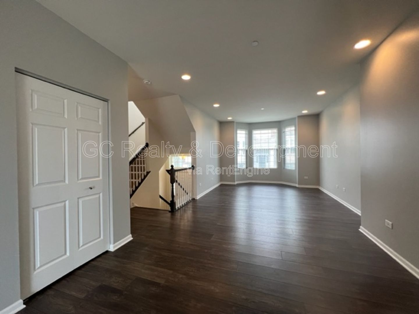 *** NEWER CONTRUCTION / EMERSON PARK / CENTRAL AIR / FINISHED LOWER LEVER / SS APPLIANCES / ATTACHED GARAGE *** property image