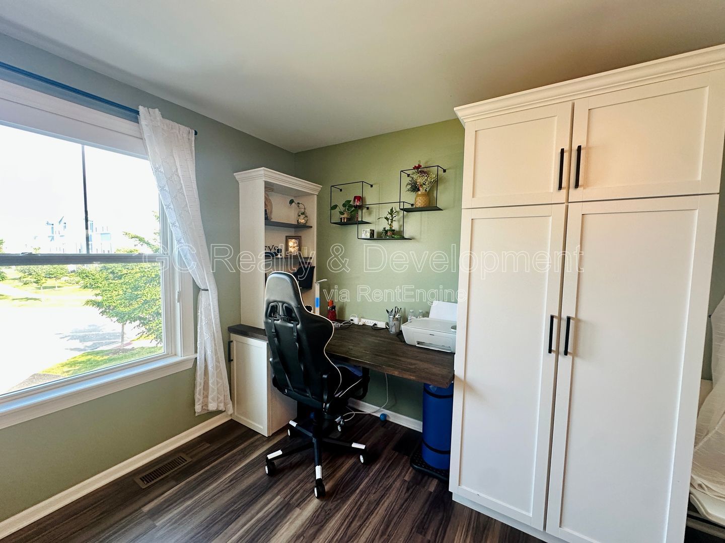 *** COMING SOON 9-15-26! / 2 BED-2.5 BTH / END UNIT / NEWER CONSTUCTION / PET FRIENDLY / 2 CAR GARAGE / HUGE LOFT OR OFFICE*** property image