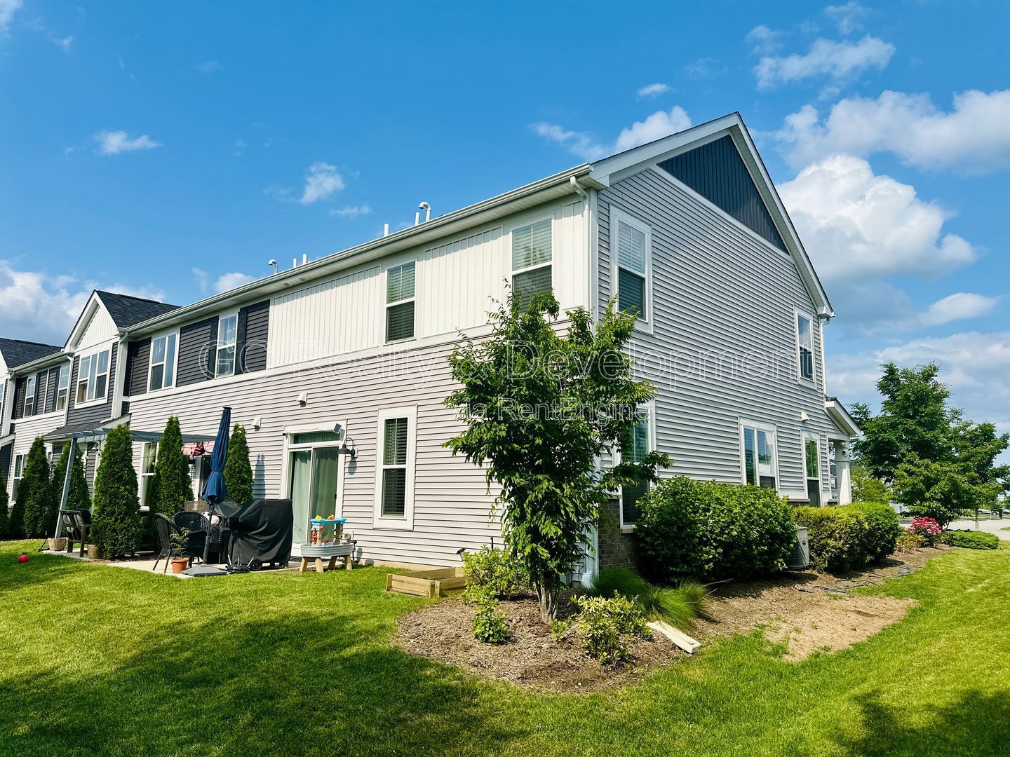 *** COMING SOON 9-15-26! / 2 BED-2.5 BTH / END UNIT / NEWER CONSTUCTION / PET FRIENDLY / 2 CAR GARAGE / HUGE LOFT OR OFFICE*** property image