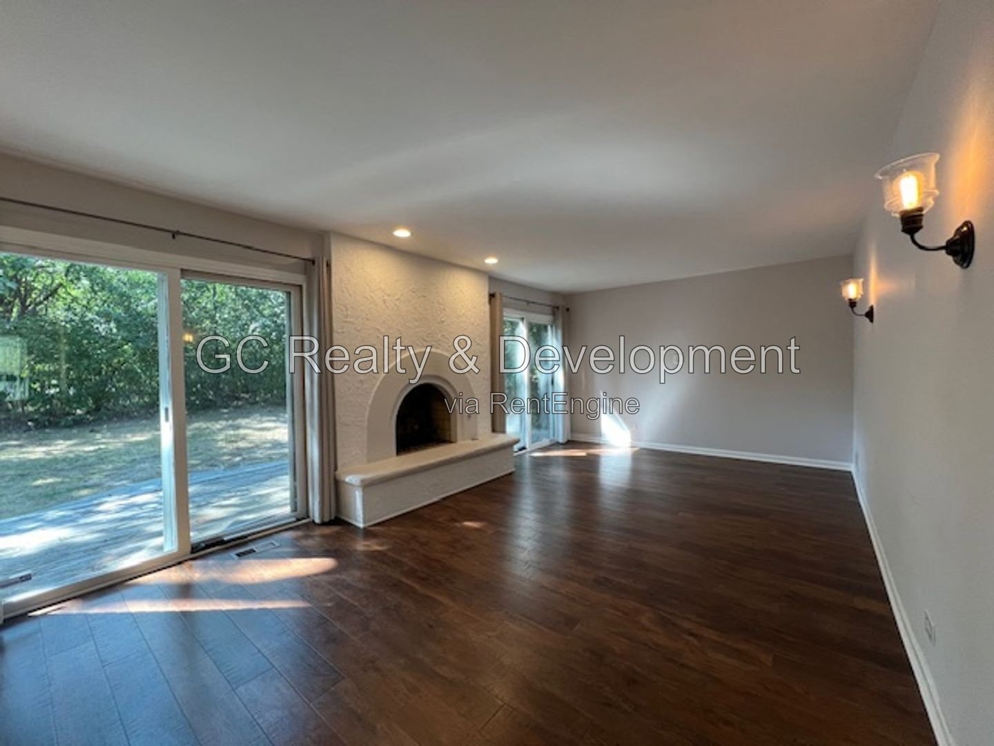 *** RECENTLY UPDATED / SS APPLIANCES / LARGE YARD / FINISHED BASEMENT / CENTRAL AIR / ATTACHED GARAGE *** property image