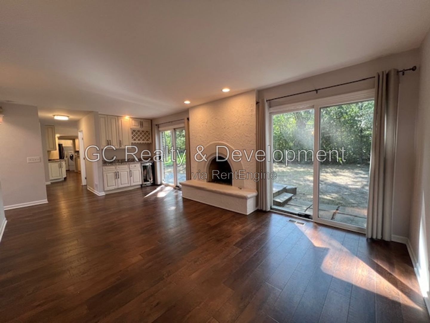 *** RECENTLY UPDATED / SS APPLIANCES / LARGE YARD / FINISHED BASEMENT / CENTRAL AIR / ATTACHED GARAGE *** property image