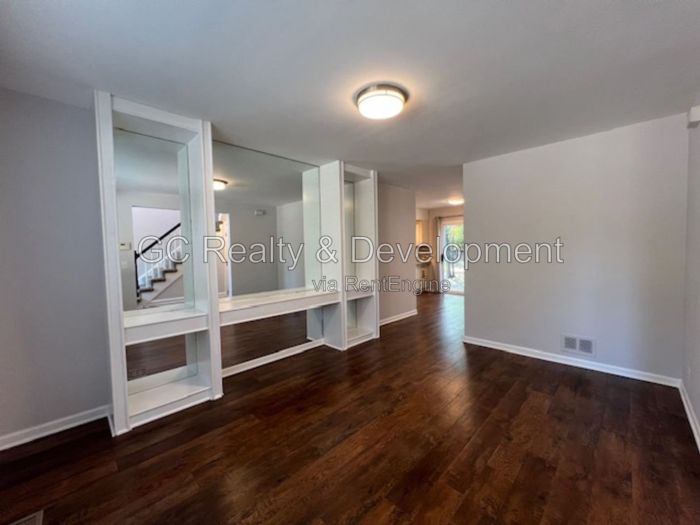 *** RECENTLY UPDATED / SS APPLIANCES / LARGE YARD / FINISHED BASEMENT / CENTRAL AIR / ATTACHED GARAGE *** property image