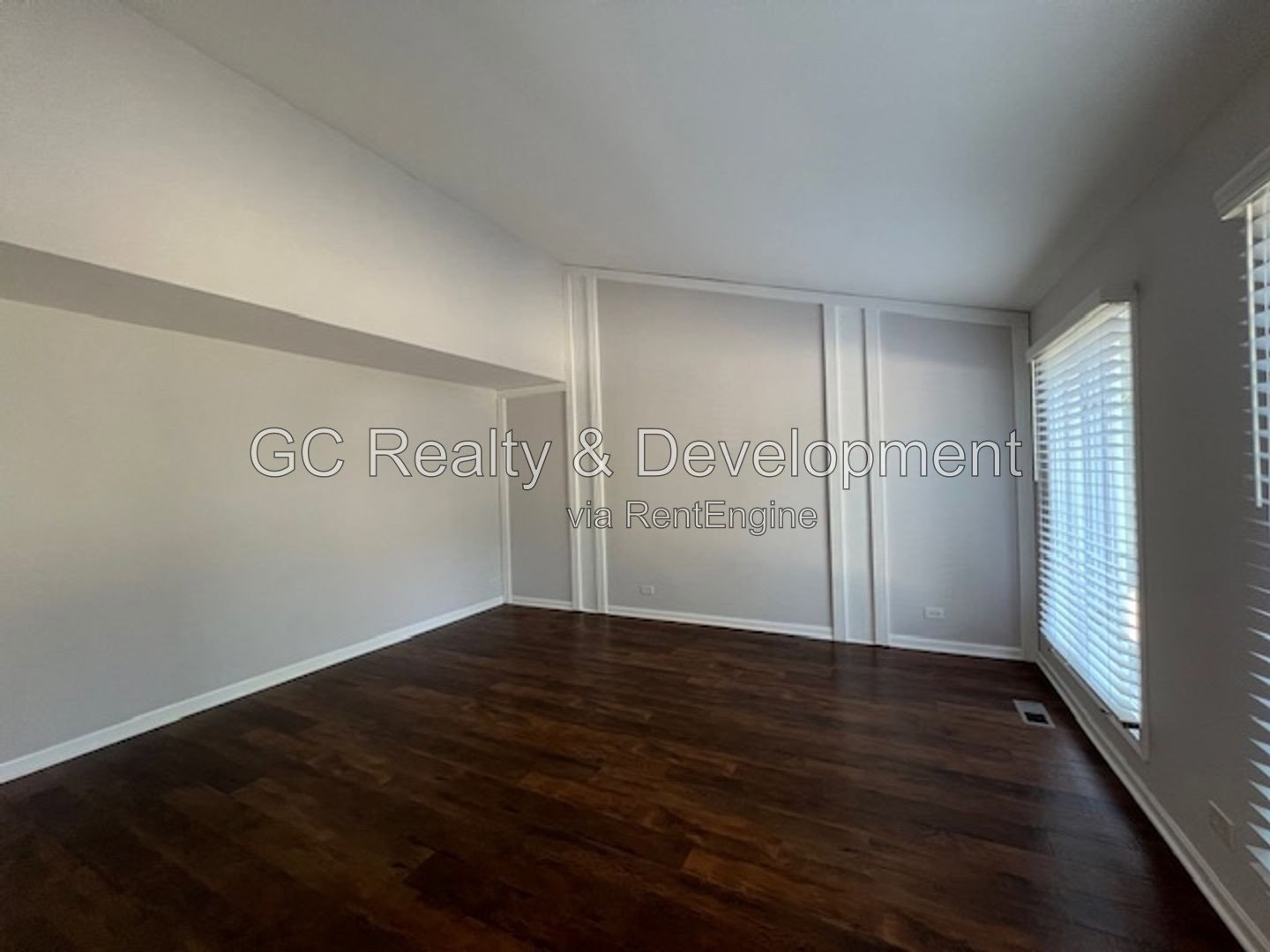 *** RECENTLY UPDATED / SS APPLIANCES / LARGE YARD / FINISHED BASEMENT / CENTRAL AIR / ATTACHED GARAGE *** property image