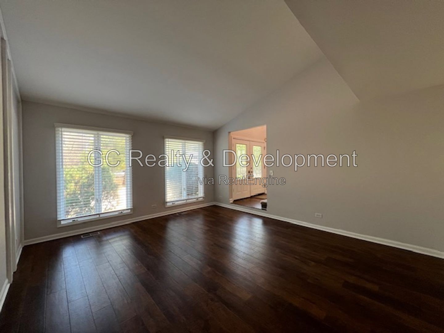 *** RECENTLY UPDATED / SS APPLIANCES / LARGE YARD / FINISHED BASEMENT / CENTRAL AIR / ATTACHED GARAGE *** property image