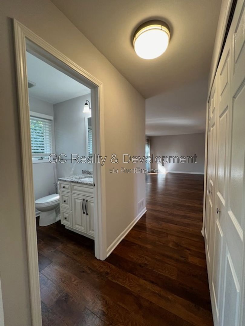 *** RECENTLY UPDATED / SS APPLIANCES / LARGE YARD / FINISHED BASEMENT / CENTRAL AIR / ATTACHED GARAGE *** property image