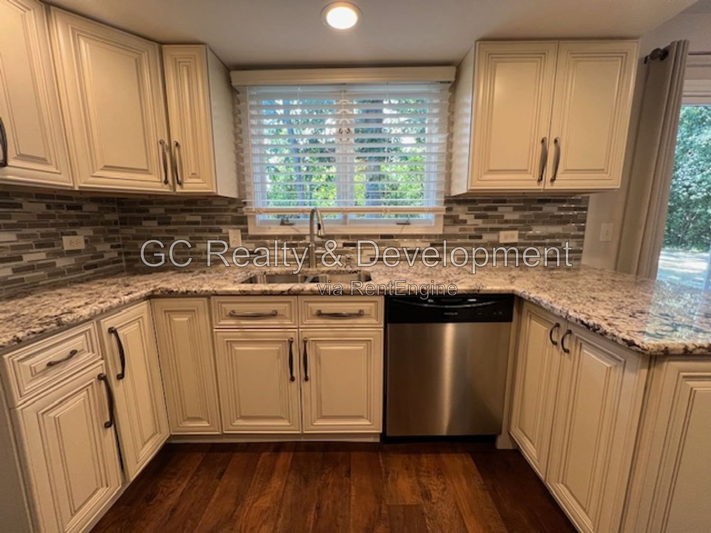 *** RECENTLY UPDATED / SS APPLIANCES / LARGE YARD / FINISHED BASEMENT / CENTRAL AIR / ATTACHED GARAGE *** property image