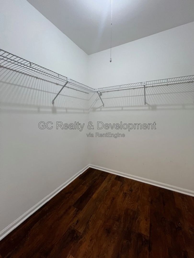 *** RECENTLY UPDATED / SS APPLIANCES / LARGE YARD / FINISHED BASEMENT / CENTRAL AIR / ATTACHED GARAGE *** property image