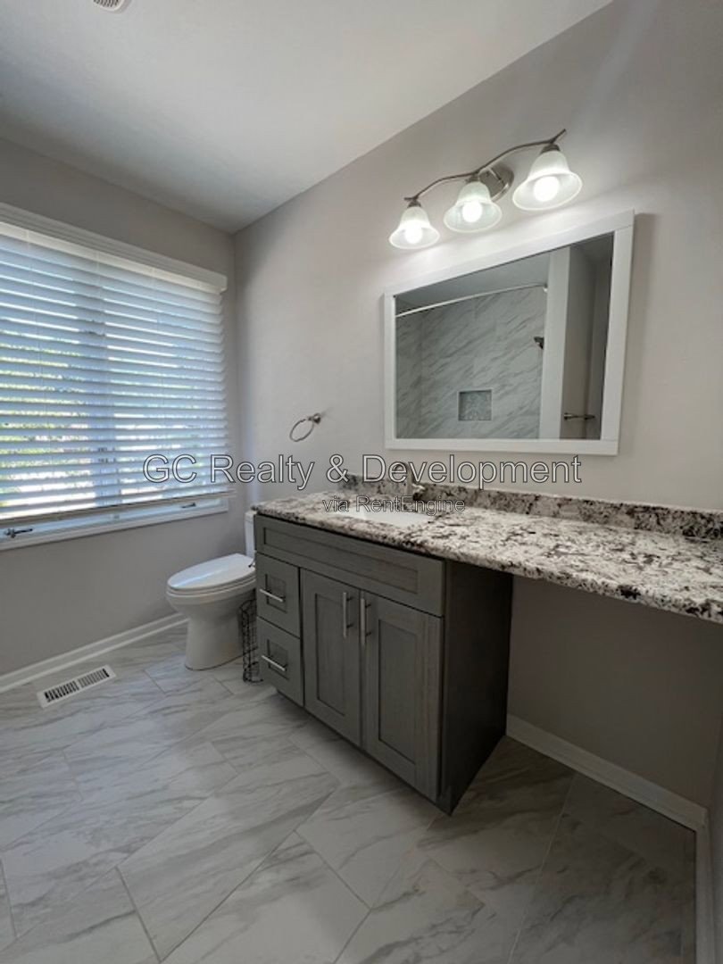 *** RECENTLY UPDATED / SS APPLIANCES / LARGE YARD / FINISHED BASEMENT / CENTRAL AIR / ATTACHED GARAGE *** property image