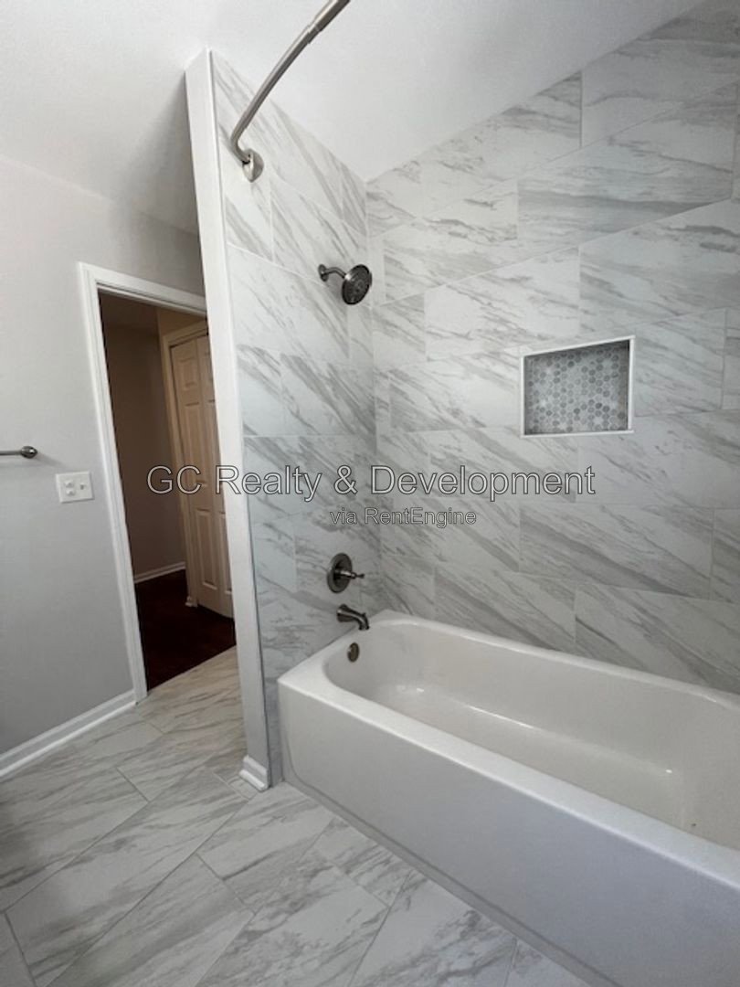 *** RECENTLY UPDATED / SS APPLIANCES / LARGE YARD / FINISHED BASEMENT / CENTRAL AIR / ATTACHED GARAGE *** property image
