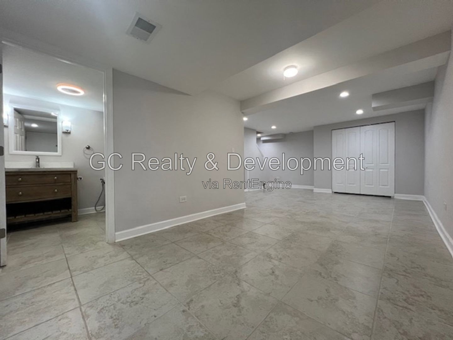 *** RECENTLY UPDATED / SS APPLIANCES / LARGE YARD / FINISHED BASEMENT / CENTRAL AIR / ATTACHED GARAGE *** property image