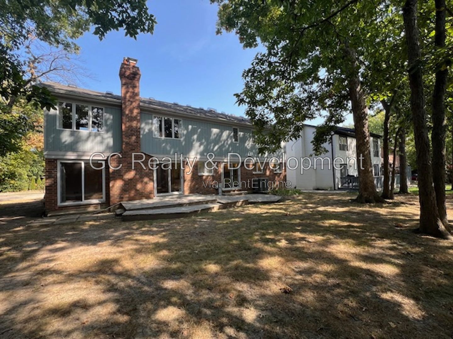 *** RECENTLY UPDATED / SS APPLIANCES / LARGE YARD / FINISHED BASEMENT / CENTRAL AIR / ATTACHED GARAGE *** property image