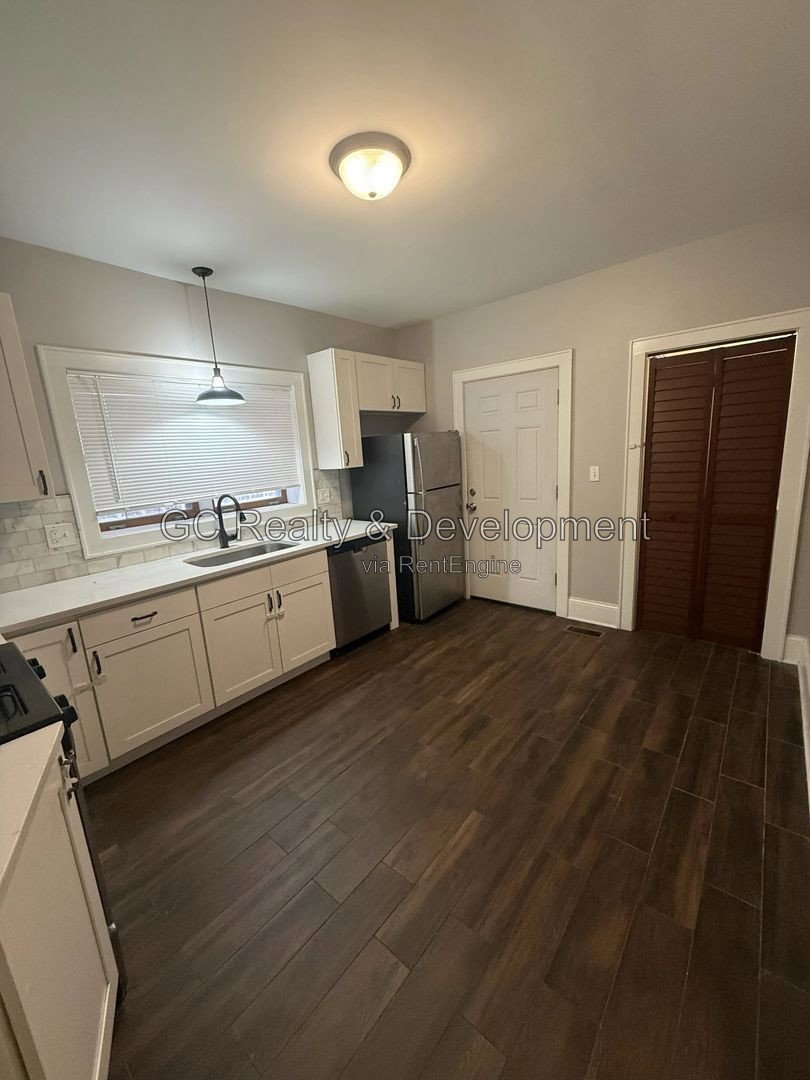*** 3BR-2BA / SS APPLIANCES / IN-UNIT LAUNDRY / CENTRAL AIR/ PET FRIENDLY *** property image