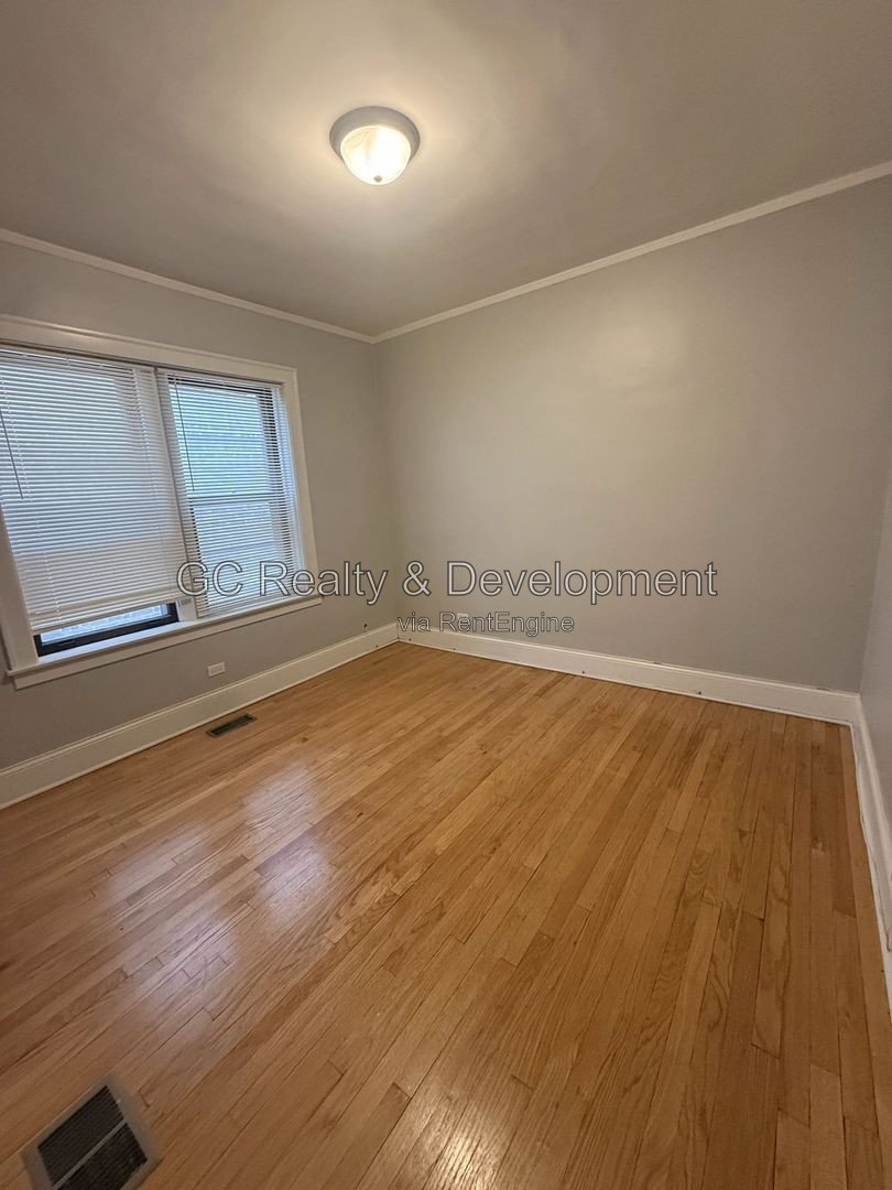 *** 3BR-2BA / SS APPLIANCES / IN-UNIT LAUNDRY / CENTRAL AIR/ PET FRIENDLY *** property image
