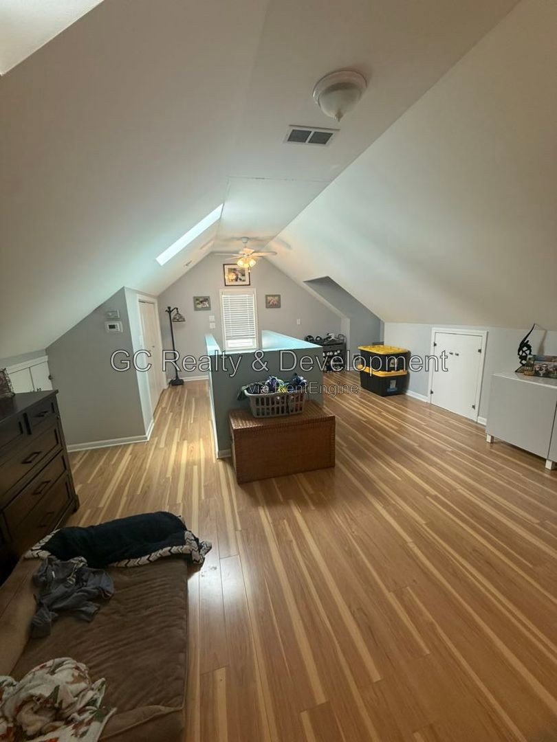 *** RECENTLY UPDATED / BACKYARD DECK / GARAGE / SS APPLIANCES / CENTRAL AIR / FINISHED BASEMENT *** property image