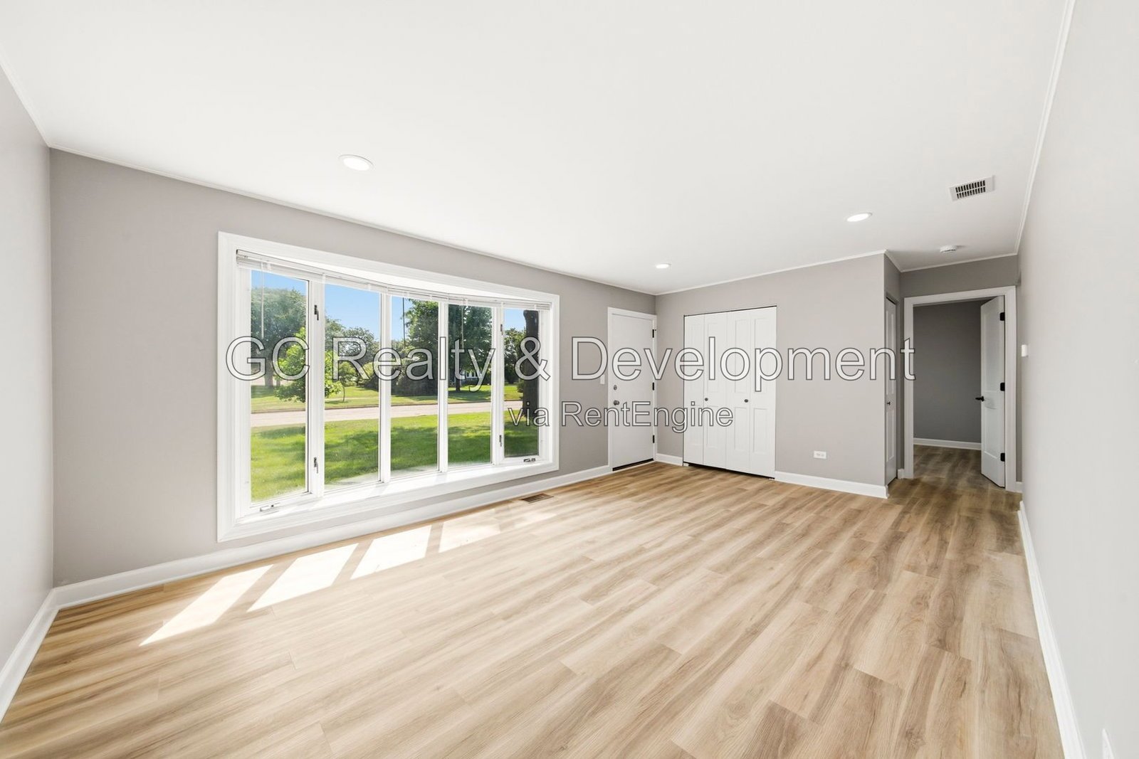 *** FULL REHAB / 2 BDRM / CENTRAL AC / DETACHED 2.5 CAR GARAGE / FENCED YARD / PET FRIENDLY *** property image