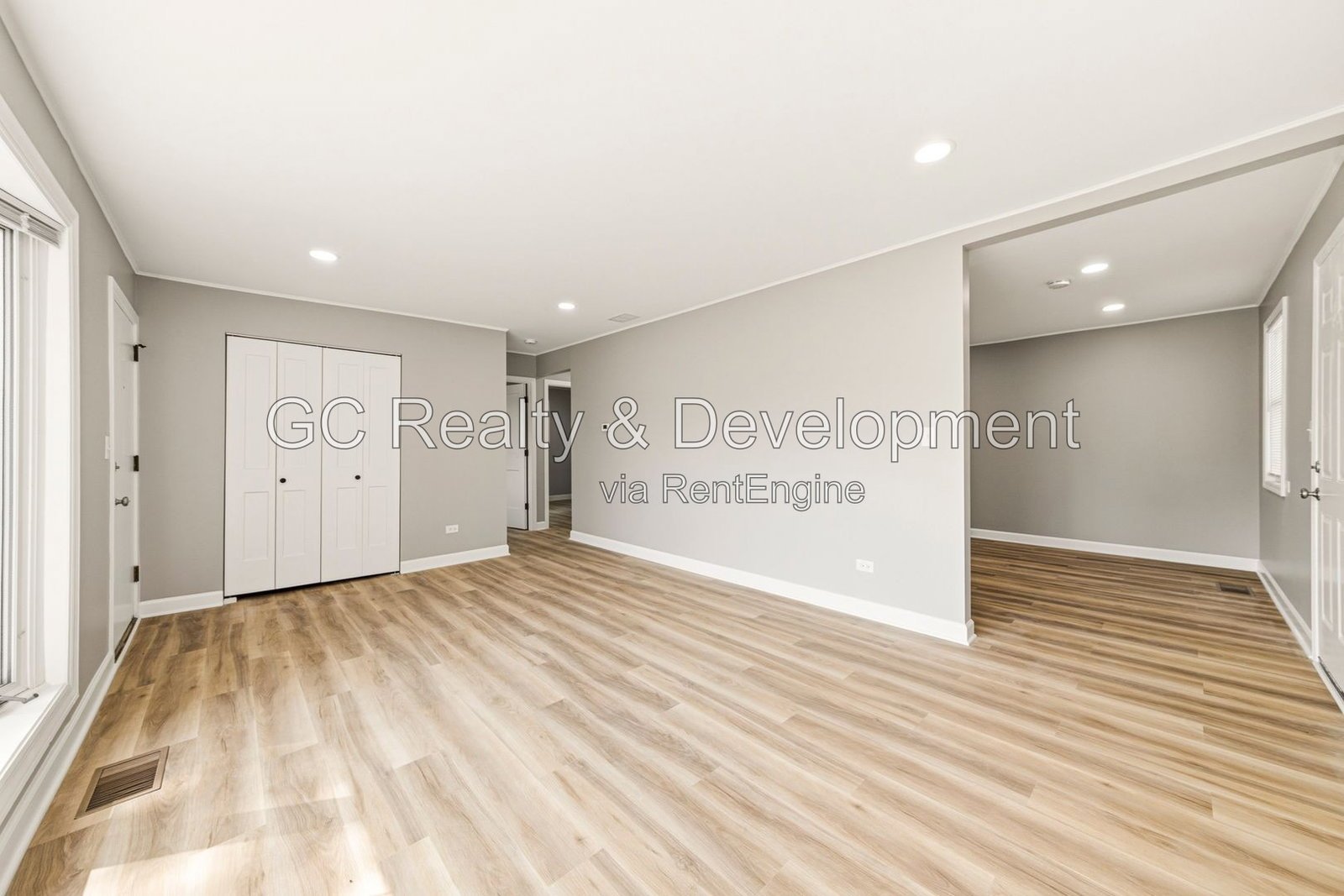 *** FULL REHAB / 2 BDRM / CENTRAL AC / DETACHED 2.5 CAR GARAGE / FENCED YARD / PET FRIENDLY *** property image