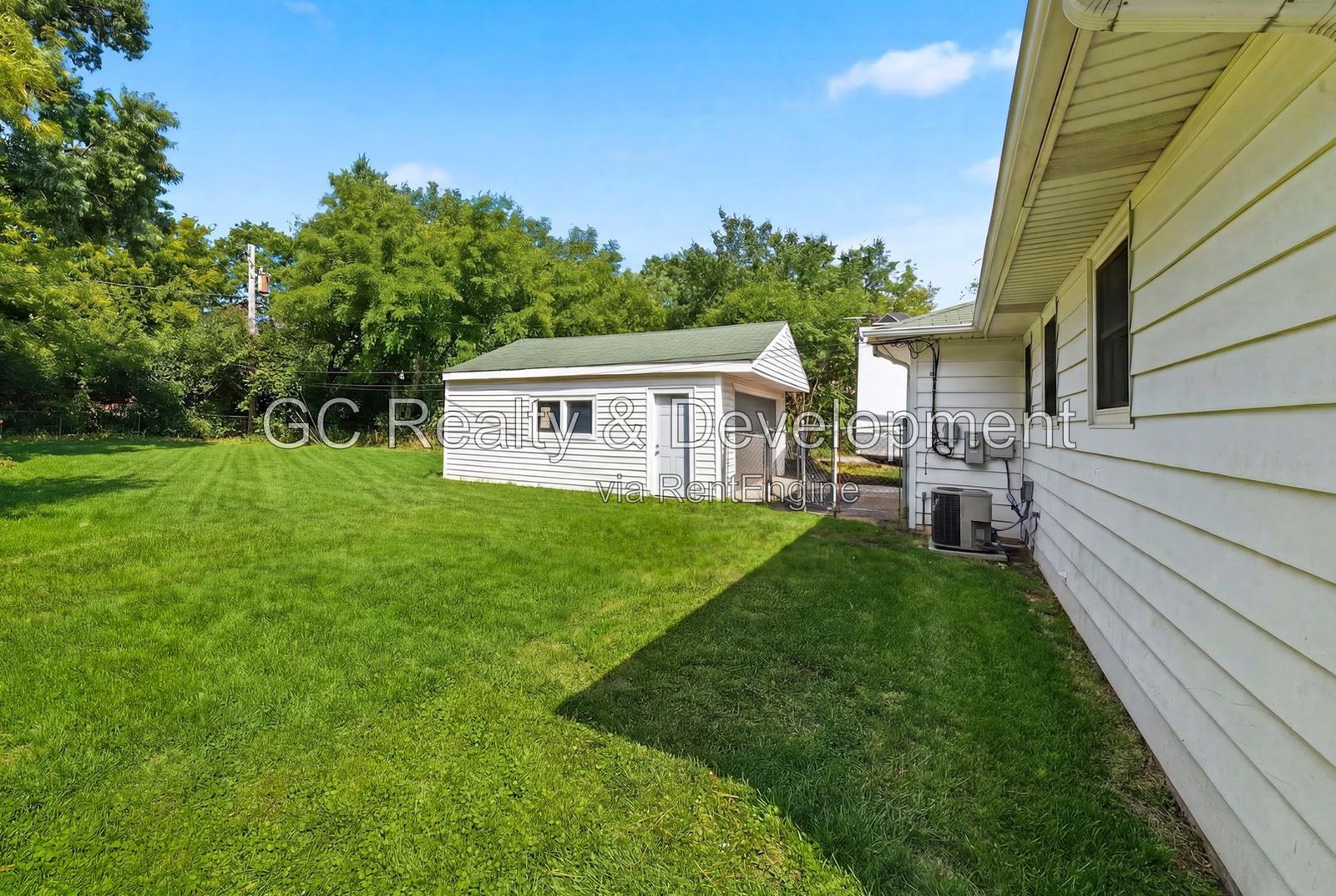 *** FULL REHAB / 2 BDRM / CENTRAL AC / DETACHED 2.5 CAR GARAGE / FENCED YARD / PET FRIENDLY *** property image
