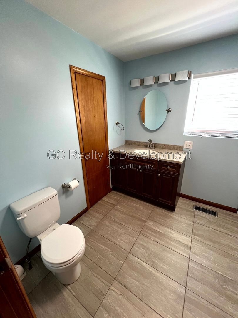 *** 3BR-2BA / GARAGE / CENTRAL AIR / LAUNDRY ON SITE / PAY ELECTRIC ONLY *** property image