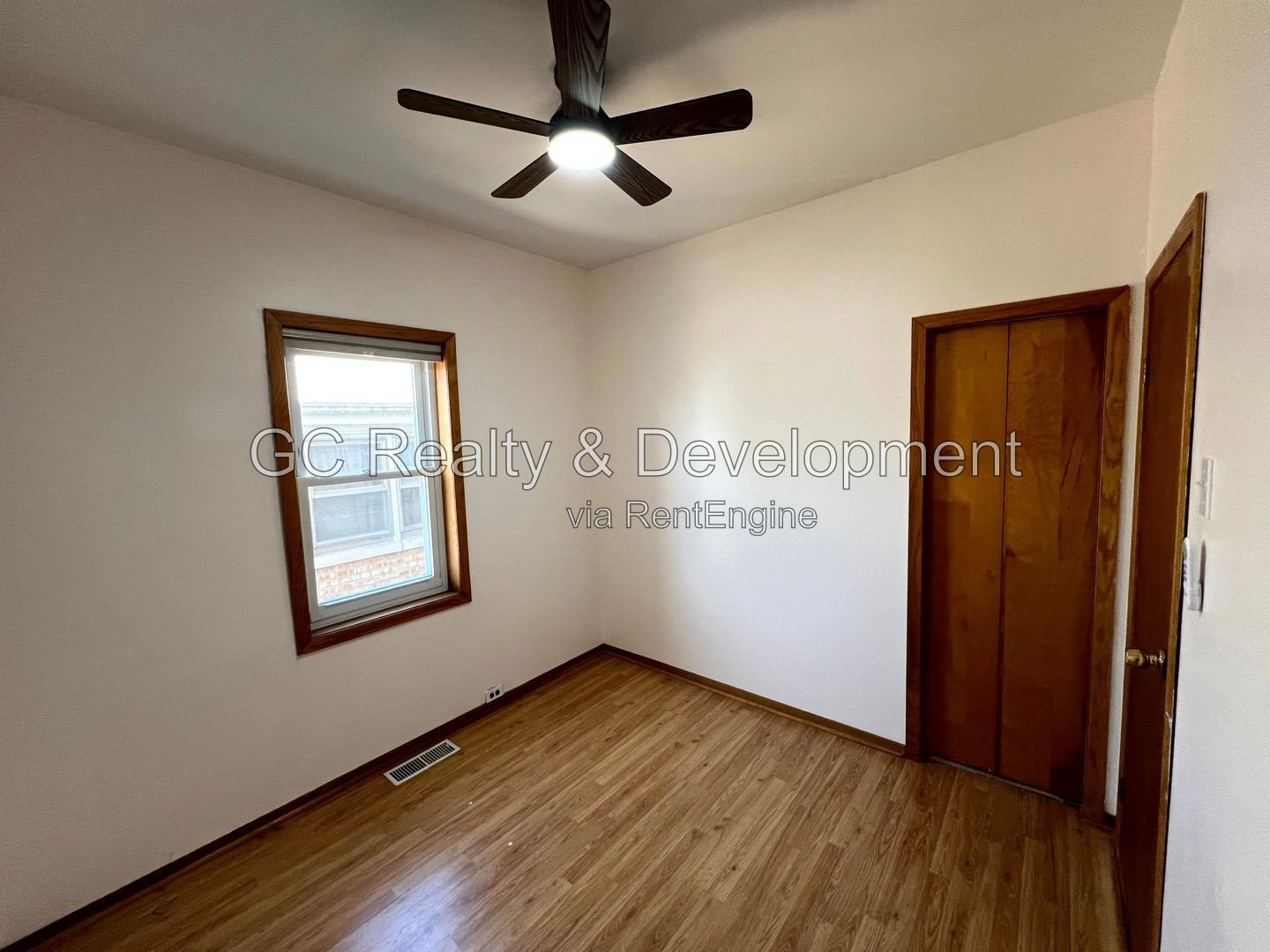 *** 3BR-2BA / GARAGE / CENTRAL AIR / LAUNDRY ON SITE / PAY ELECTRIC ONLY *** property image