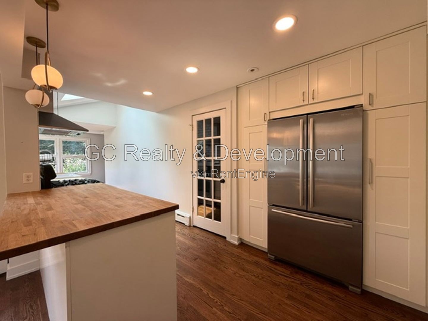 *** 3BR-2BA / HARDWOOD FLOORS / SS APPLIANCES / IN-UNIT LAUNDRY / CENTRAL AIR / ATTACHED GARAGE *** property image