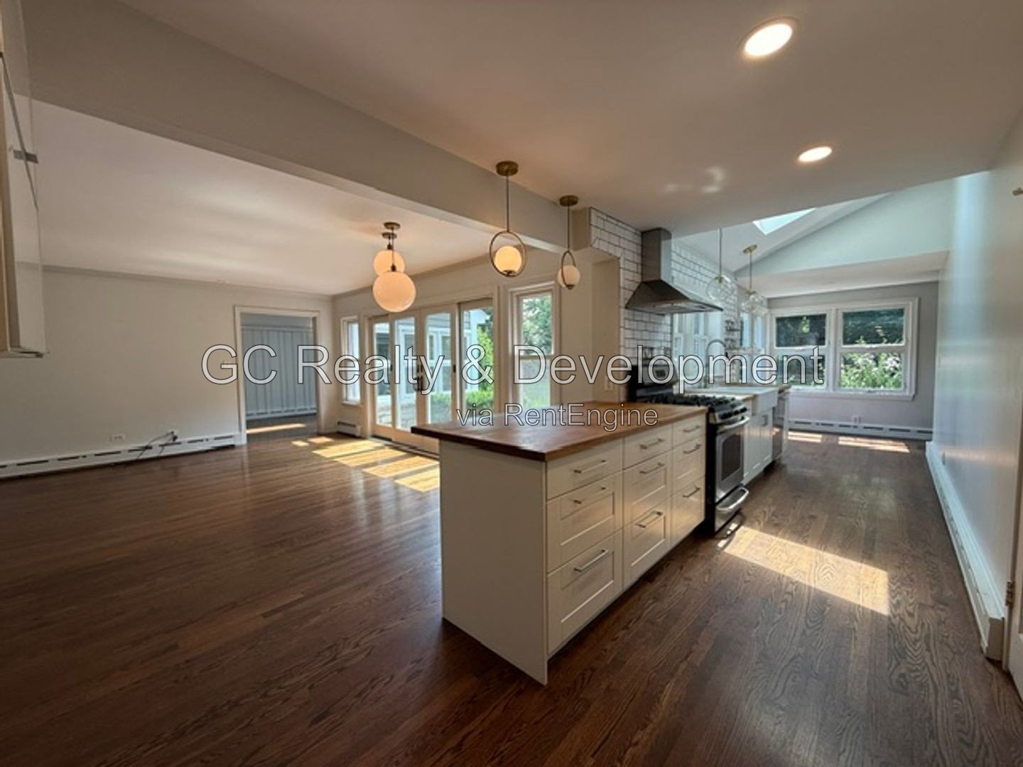 *** 3BR-2BA / HARDWOOD FLOORS / SS APPLIANCES / IN-UNIT LAUNDRY / CENTRAL AIR / ATTACHED GARAGE *** property image