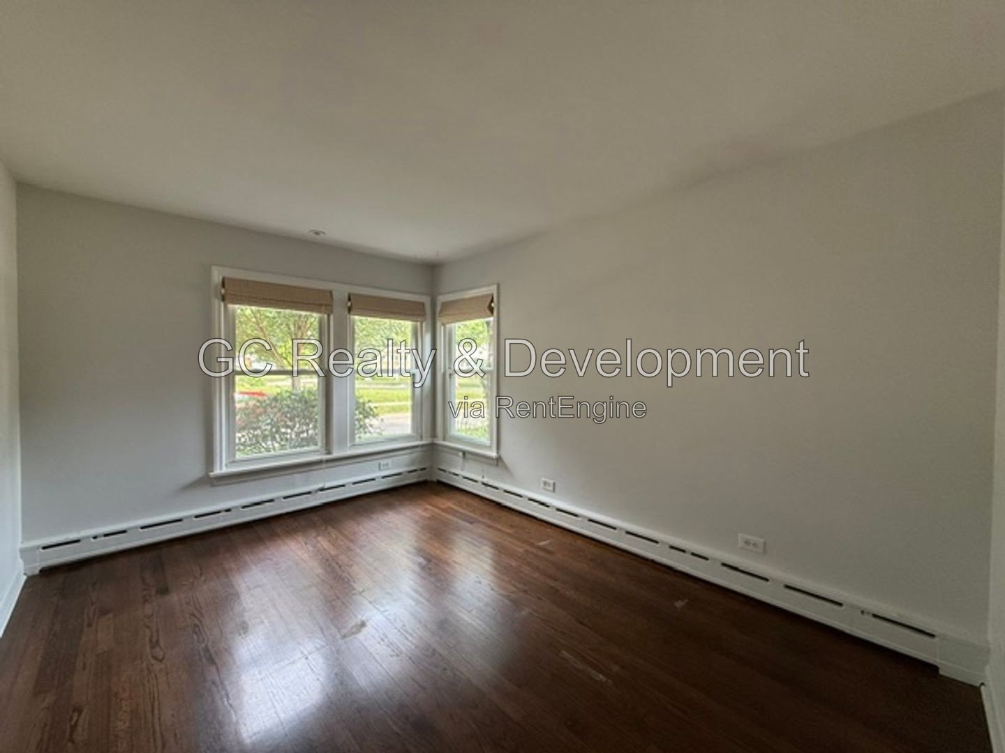 *** 3BR-2BA / HARDWOOD FLOORS / SS APPLIANCES / IN-UNIT LAUNDRY / CENTRAL AIR / ATTACHED GARAGE *** property image