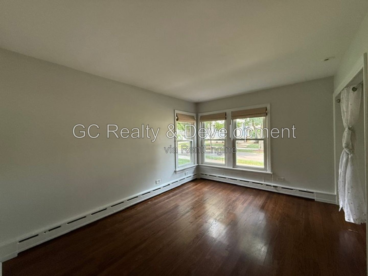 *** 3BR-2BA / HARDWOOD FLOORS / SS APPLIANCES / IN-UNIT LAUNDRY / CENTRAL AIR / ATTACHED GARAGE *** property image