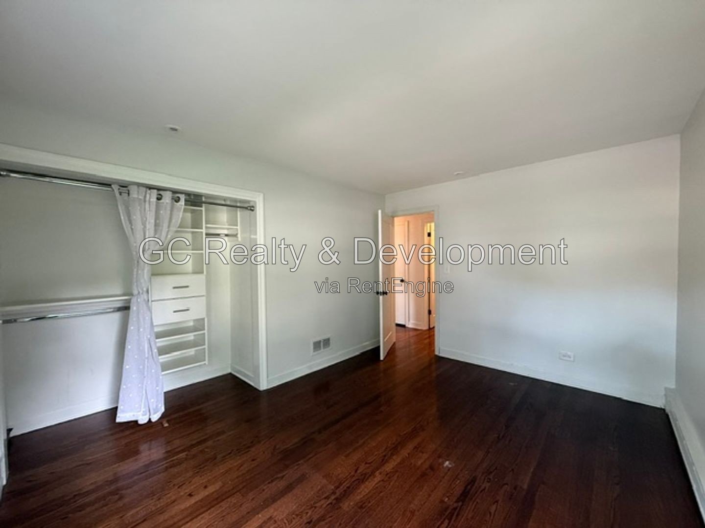 *** 3BR-2BA / HARDWOOD FLOORS / SS APPLIANCES / IN-UNIT LAUNDRY / CENTRAL AIR / ATTACHED GARAGE *** property image