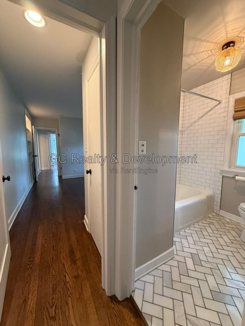 *** 3BR-2BA / HARDWOOD FLOORS / SS APPLIANCES / IN-UNIT LAUNDRY / CENTRAL AIR / ATTACHED GARAGE *** property image