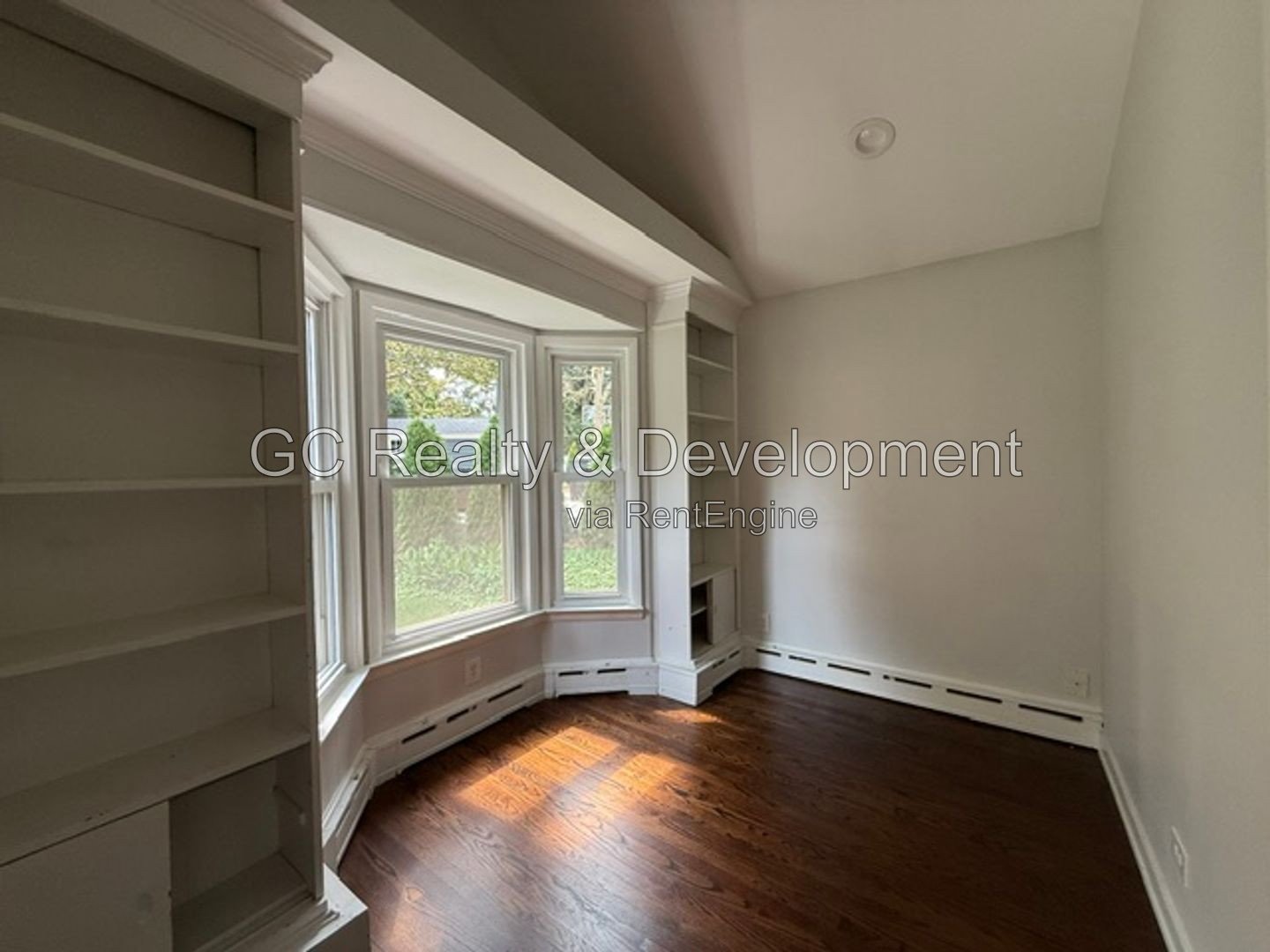 *** 3BR-2BA / HARDWOOD FLOORS / SS APPLIANCES / IN-UNIT LAUNDRY / CENTRAL AIR / ATTACHED GARAGE *** property image