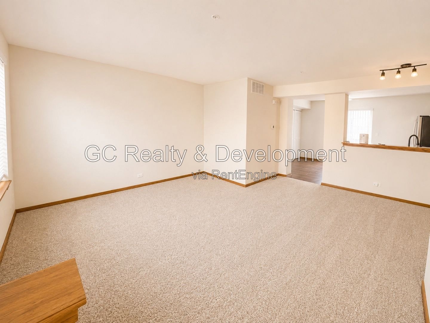 *** 3BR, 2BA / ATTACHED GARAGE / SS APPLIANCES / CENTRAL AIR / FINISHED BASEMENT *** property image