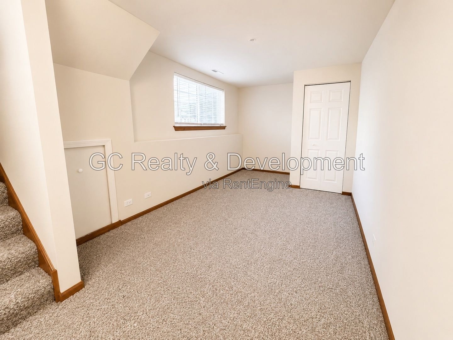 *** 3BR, 2BA / ATTACHED GARAGE / SS APPLIANCES / CENTRAL AIR / FINISHED BASEMENT *** property image