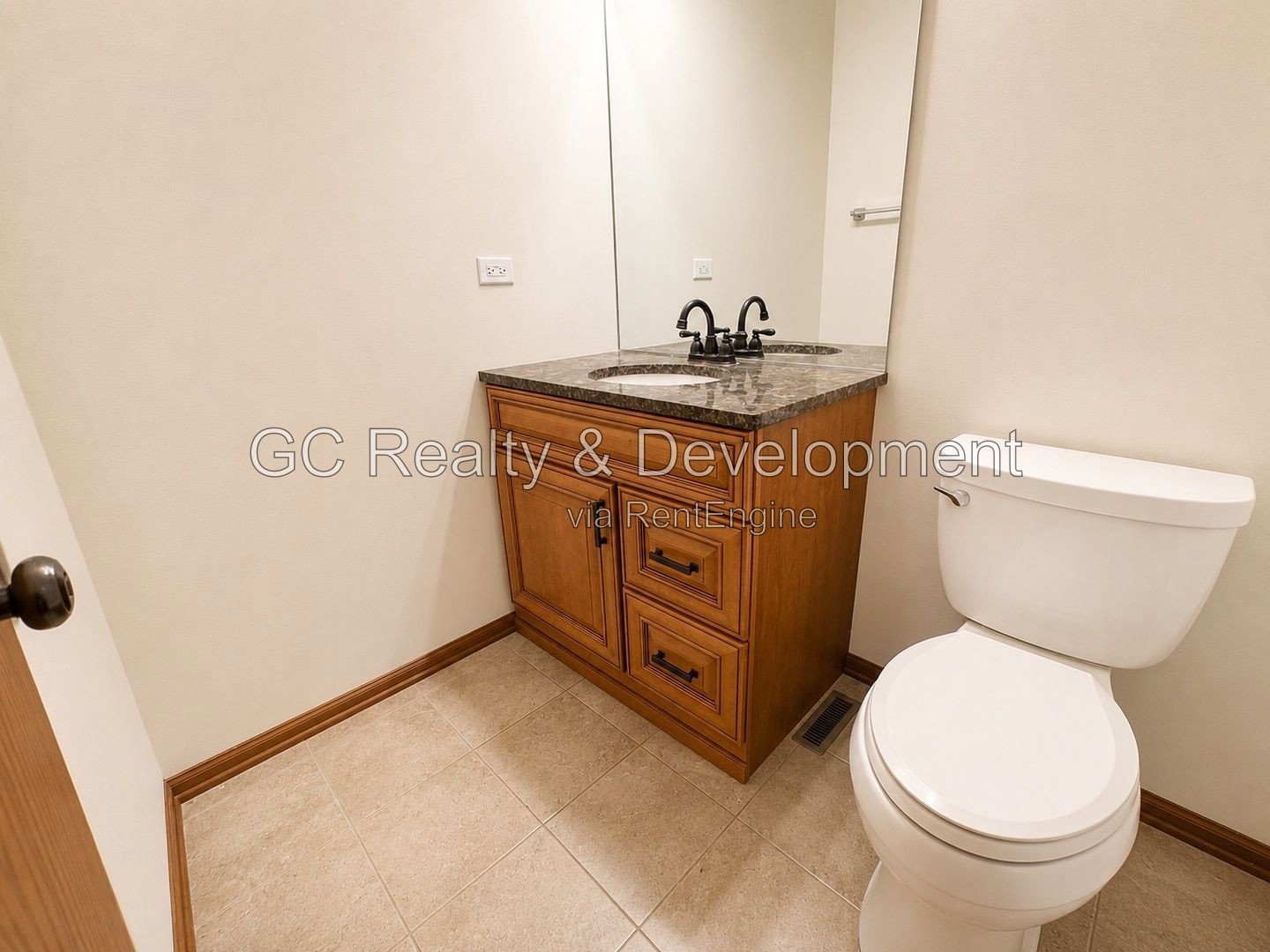 *** 3BR, 2BA / ATTACHED GARAGE / SS APPLIANCES / CENTRAL AIR / FINISHED BASEMENT *** property image