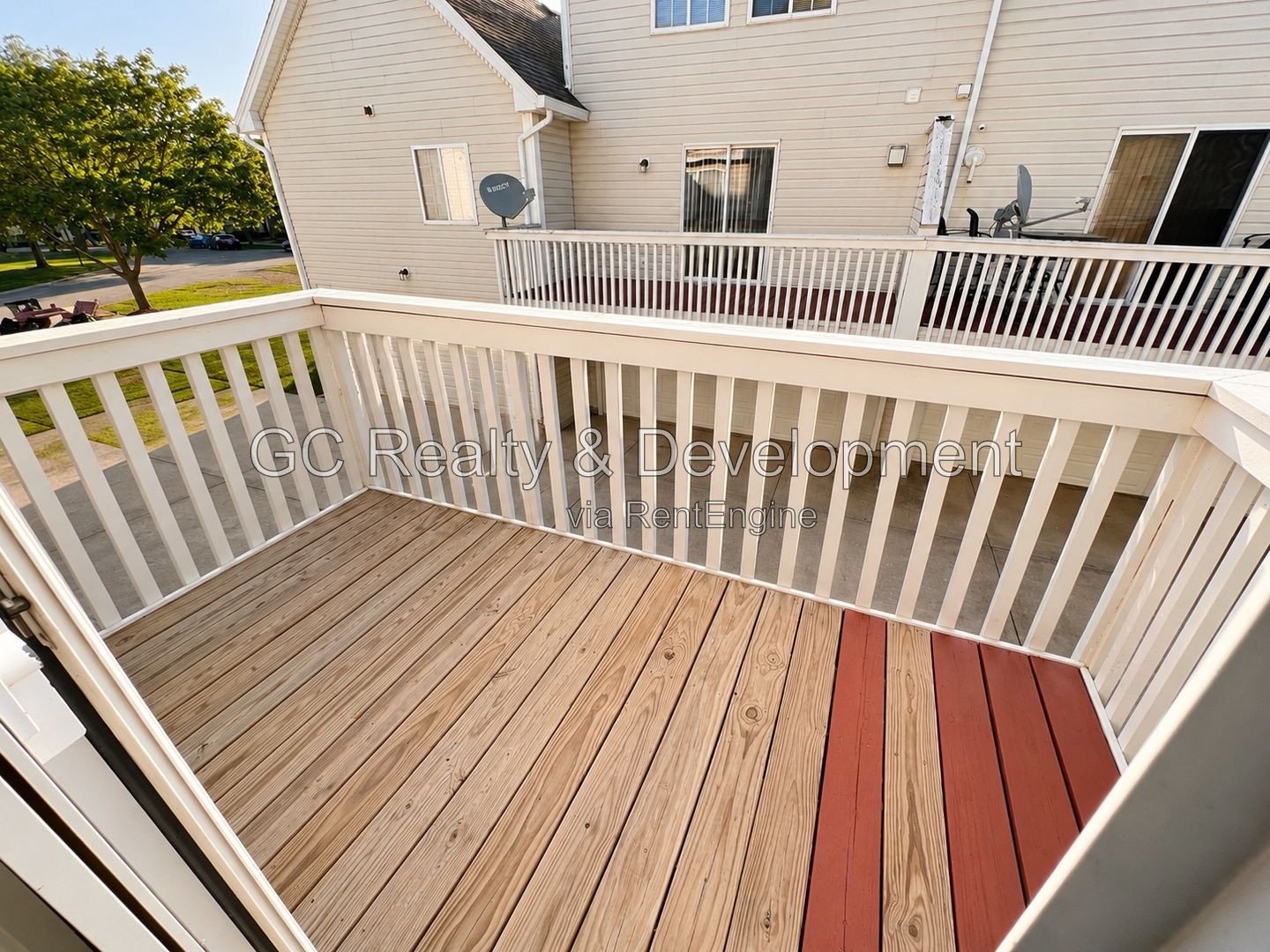 *** 3BR, 2BA / ATTACHED GARAGE / SS APPLIANCES / CENTRAL AIR / FINISHED BASEMENT *** property image