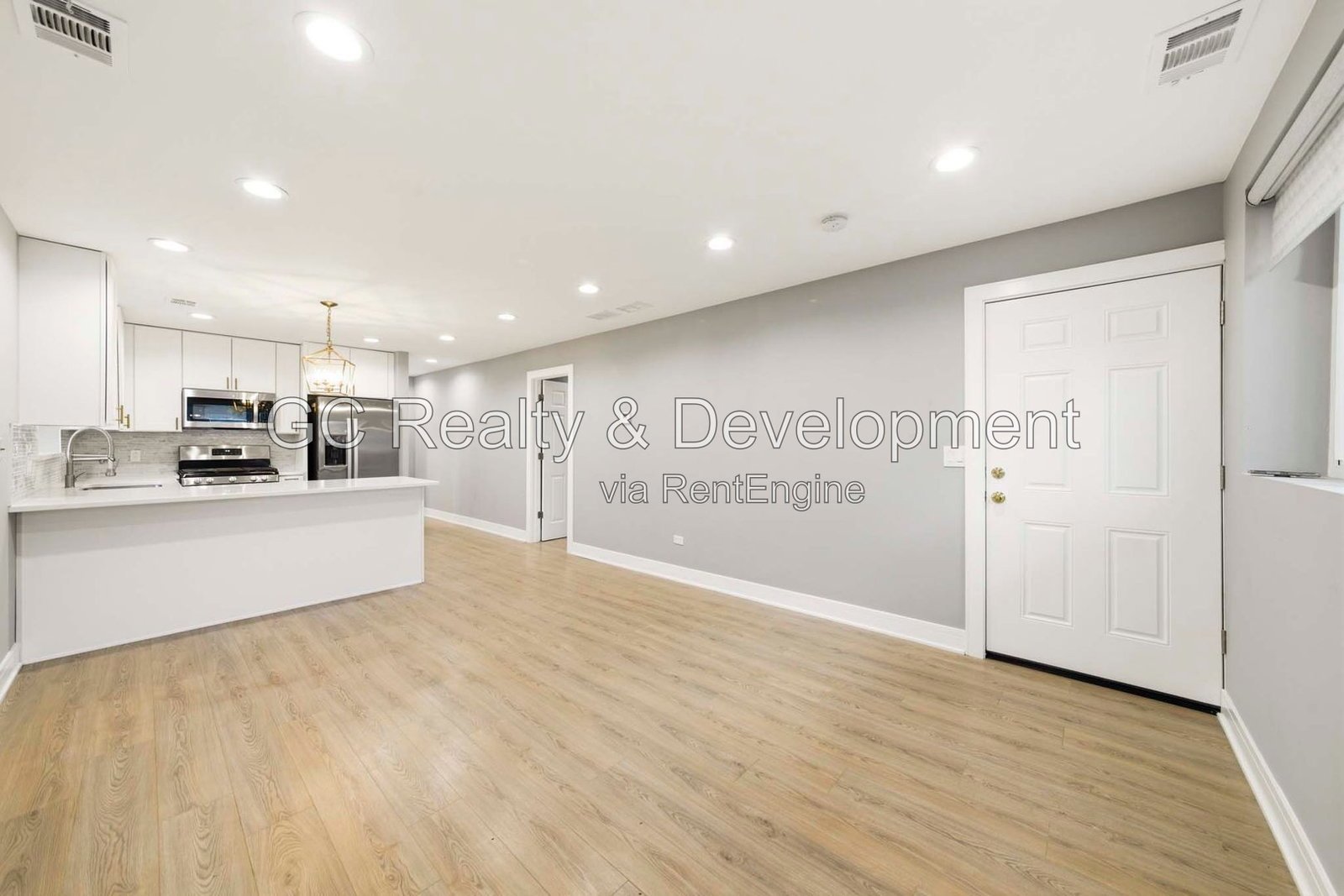 *** 2 BDRM-2BTH / 1200 SF / WALK TO METRA / GARAGE / 100% UPDATED / CENTRAL AIR / SS APPLIANCES / IN-UNIT LAUNDRY *** property image