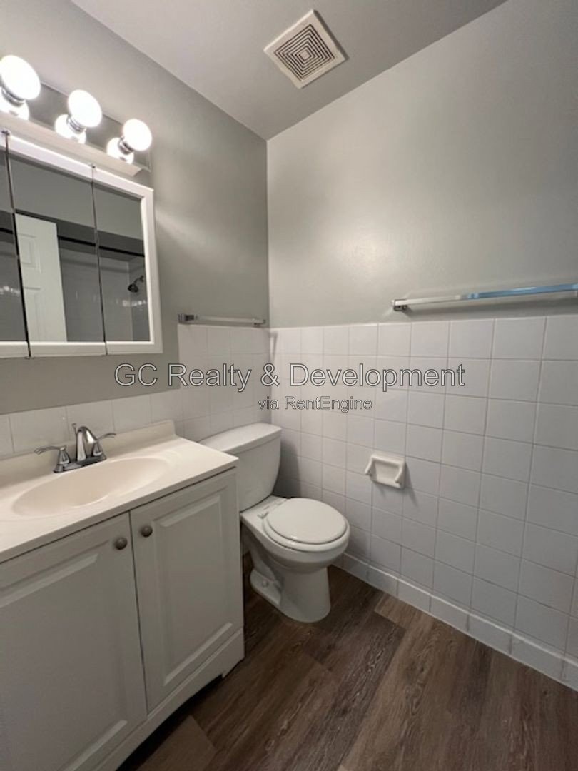 *** WESTMONT / 1BR-1BA / SS APPLIANCES / PARKING INCLUDED / PET FRIENDLY / TENANT PAYS ELECTRIC ONLY / LAUNDRY ON SITE *** property image