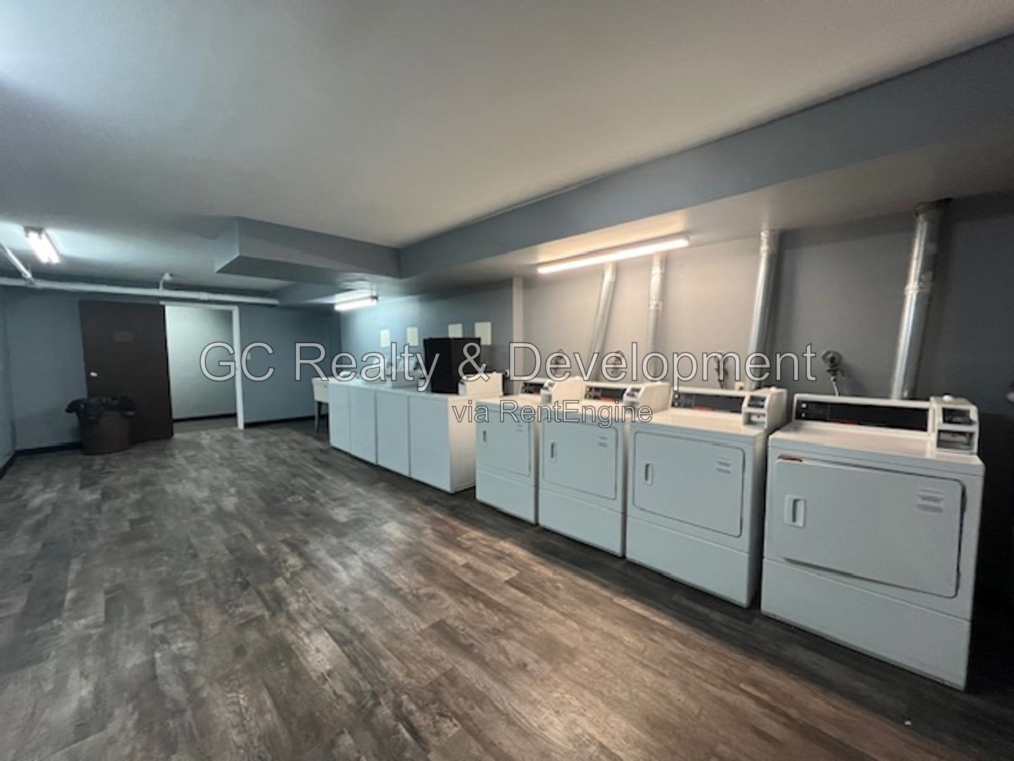 *** WESTMONT / 1BR-1BA / SS APPLIANCES / PARKING INCLUDED / PET FRIENDLY / TENANT PAYS ELECTRIC ONLY / LAUNDRY ON SITE *** property image