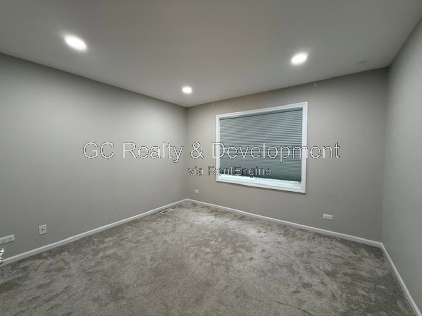 ***   COMING SOON 8/15/26!  / HARDWOOD FLOORS / CENTRAL AC / LAKE VIEWS / LARGE CLOSETS *** property image