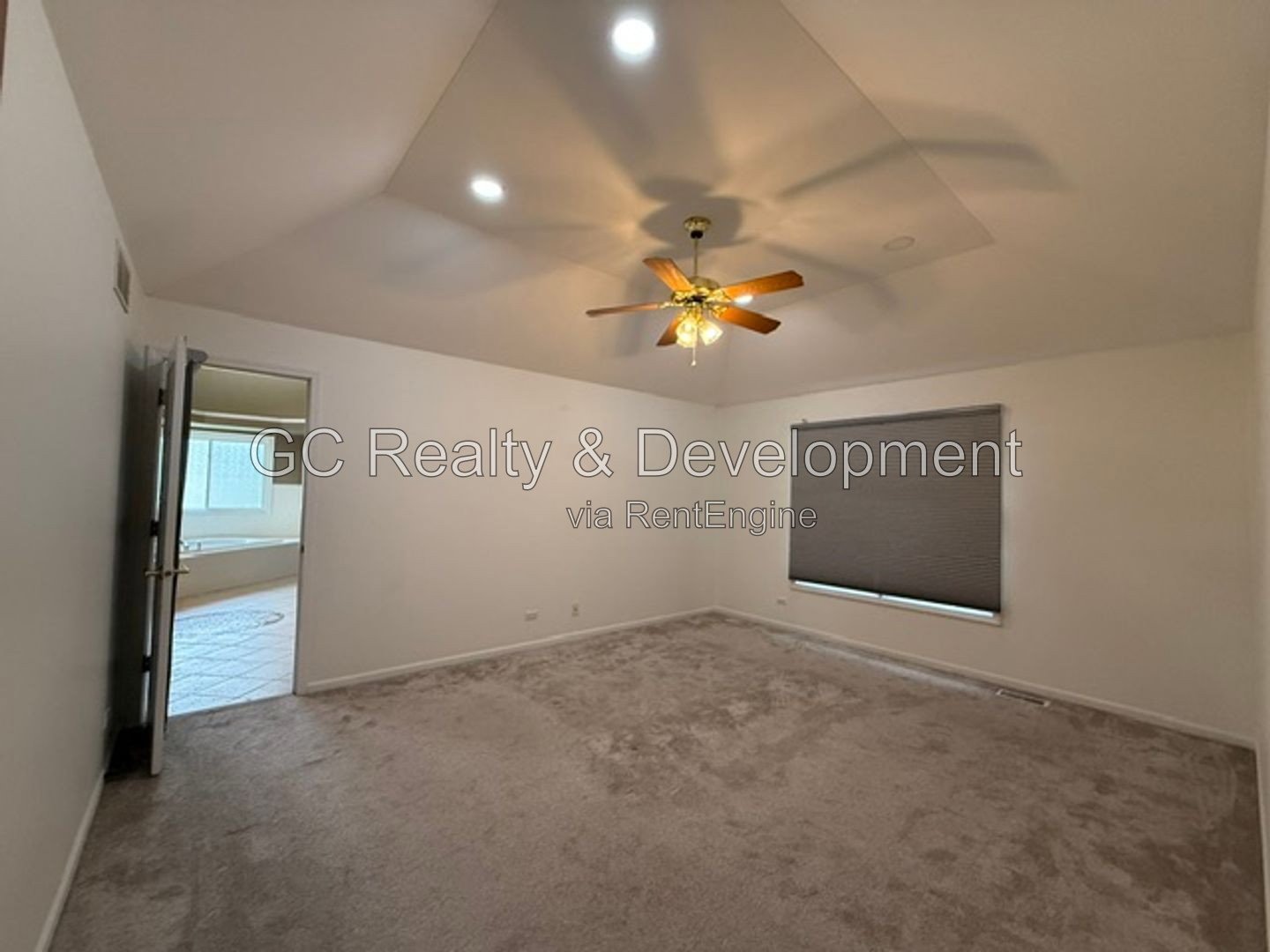 ***   COMING SOON 8/15/26!  / HARDWOOD FLOORS / CENTRAL AC / LAKE VIEWS / LARGE CLOSETS *** property image