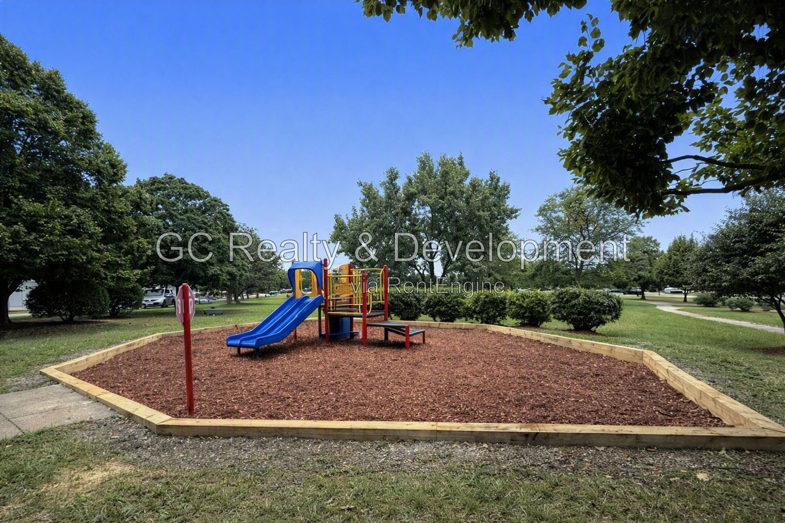 *** 3BR, 2BA / ATTACHED GARAGE / SS APPLIANCES / CENTRAL AIR / FINISHED BASEMENT *** property image
