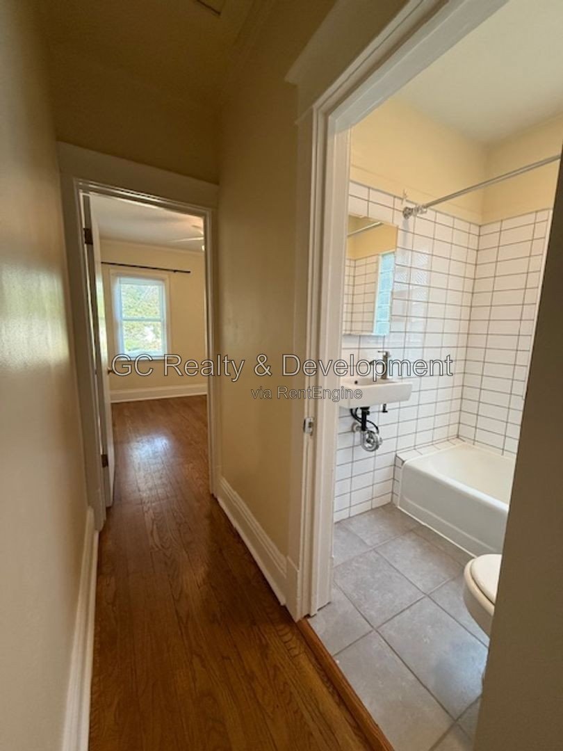 *** 2BR-1BA / FENCED YARD W PATIO / IN-UNIT LAUNDRY / PET FRIENDLY / DETACHED GARAGE / CENTRAL AC *** property image