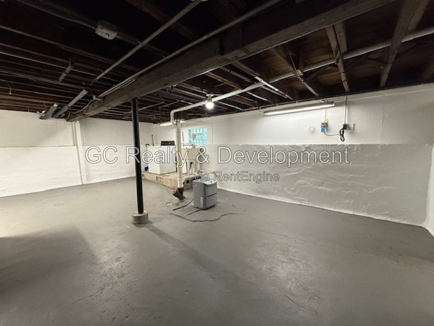 *** 2BR-1BA / FENCED YARD W PATIO / IN-UNIT LAUNDRY / PET FRIENDLY / DETACHED GARAGE / CENTRAL AC *** property image
