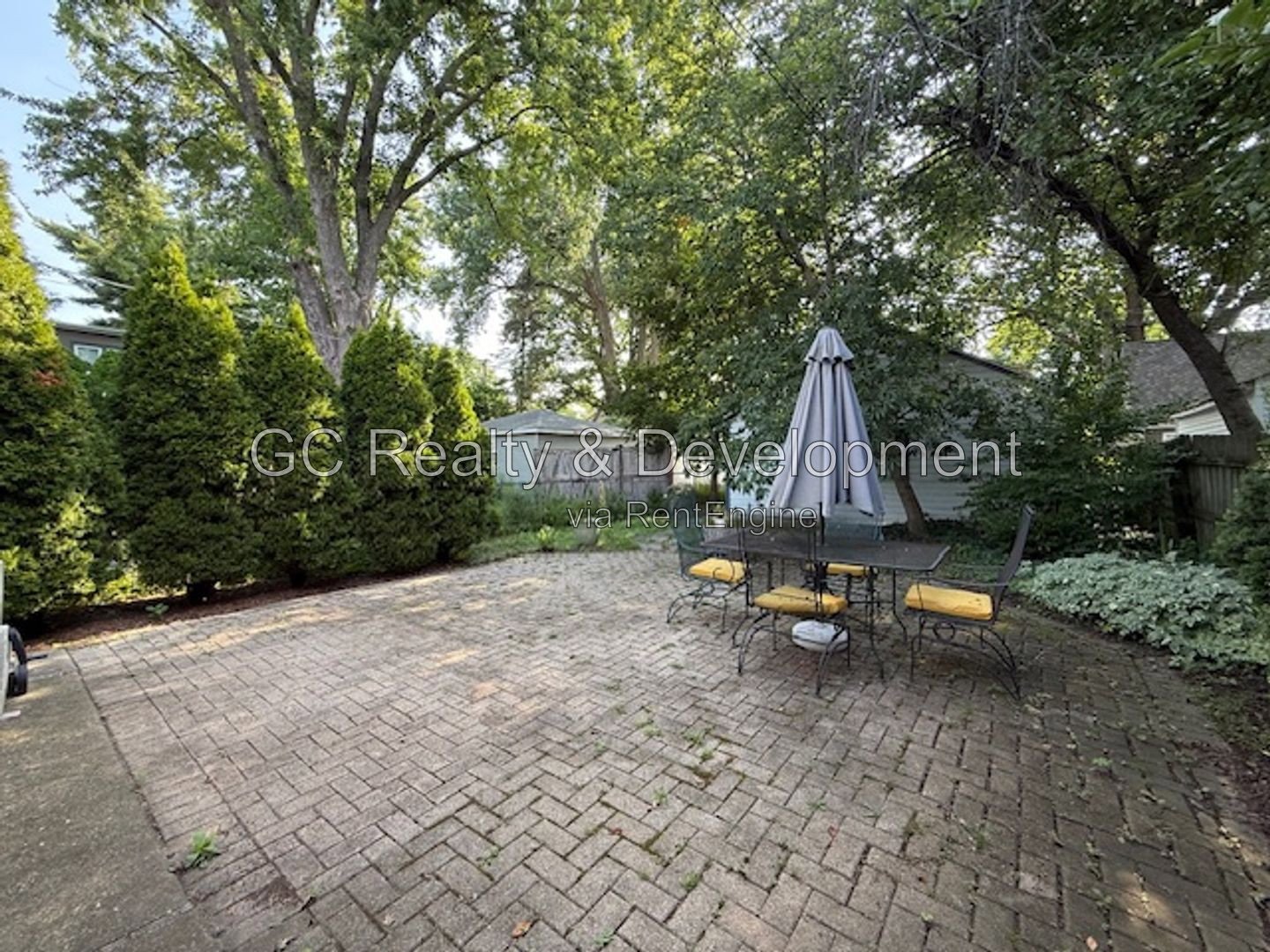 *** 2BR-1BA / FENCED YARD W PATIO / IN-UNIT LAUNDRY / PET FRIENDLY / DETACHED GARAGE / CENTRAL AC *** property image