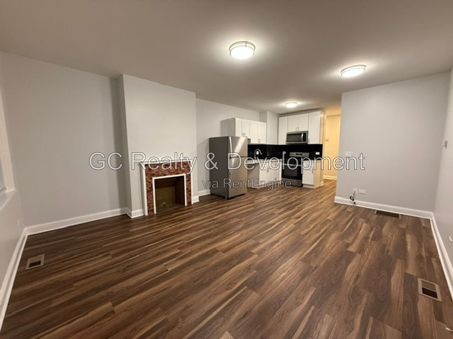 *** 2BR-1BA / RECENTLY UPDATED / GARAGE / CENTRAL AIR / SS APPLIANCES / ON-SITE LAUNDRY / HARDWOOD FLOORS / ON-SITE STORAGE *** property image