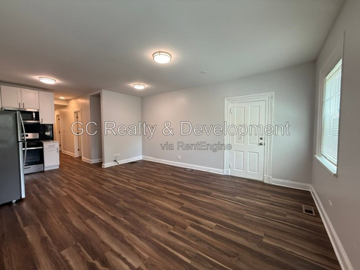 *** 2BR-1BA / RECENTLY UPDATED / GARAGE / CENTRAL AIR / SS APPLIANCES / ON-SITE LAUNDRY / HARDWOOD FLOORS / ON-SITE STORAGE *** property image