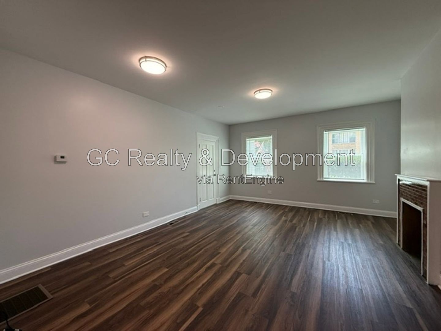 *** 2BR-1BA / RECENTLY UPDATED / GARAGE / CENTRAL AIR / SS APPLIANCES / ON-SITE LAUNDRY / HARDWOOD FLOORS / ON-SITE STORAGE *** property image