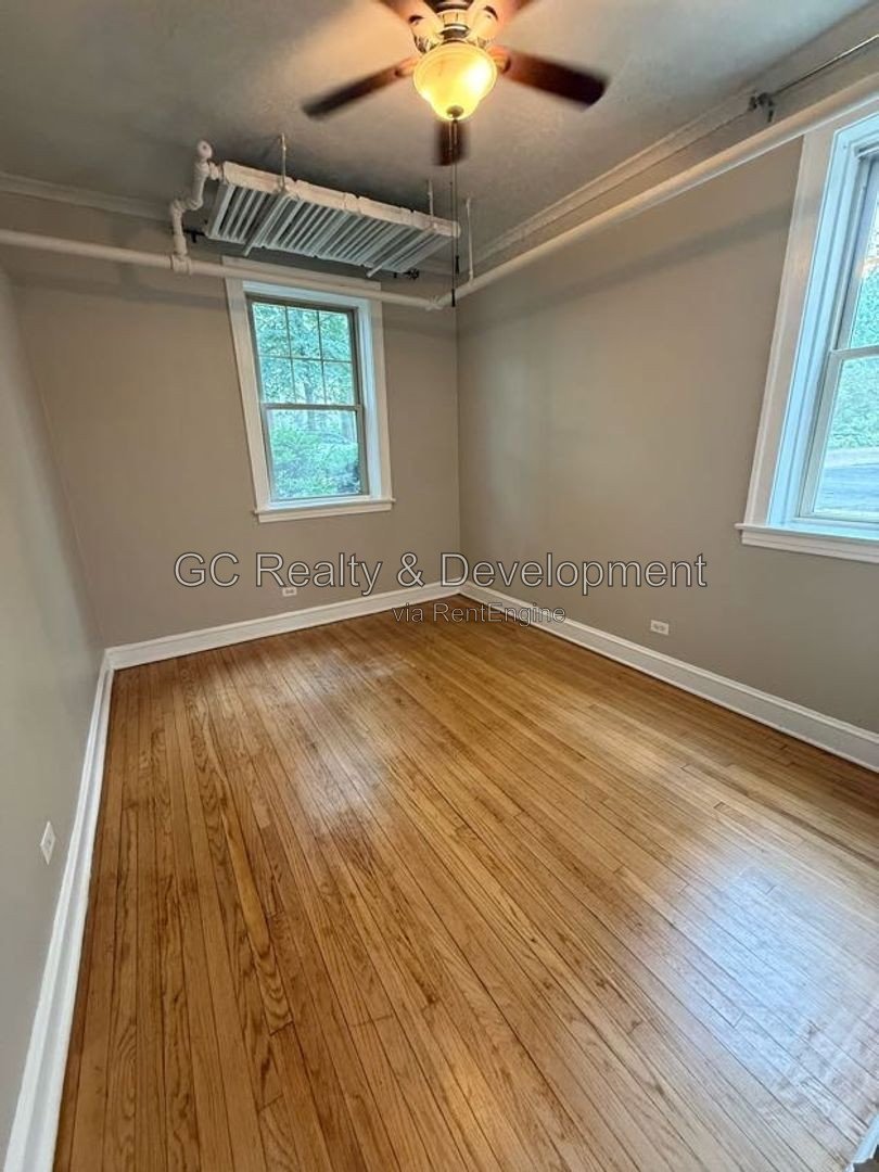 *** 3BR-1BA / HARDWOOD FLOORS / FENCED YARD / RECENTLY UPDATED / STORAGE UNIT / ON-SITE LAUNDRY / EASY COMMUTE / BIKE STORAGE *** property image