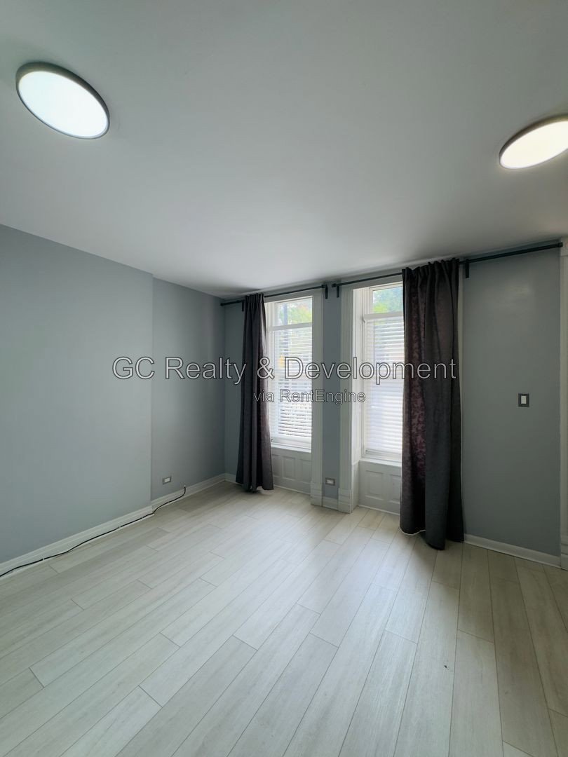 *** 2ND FULL MONTH FREE, LEASE BY 9/15! / 2BR, 1BA / RECENTLY UPDATED / TENANT PAYS GAS & ELECTRIC / IN-UNIT LAUNDRY / TRANSIT NEARBY *** property image