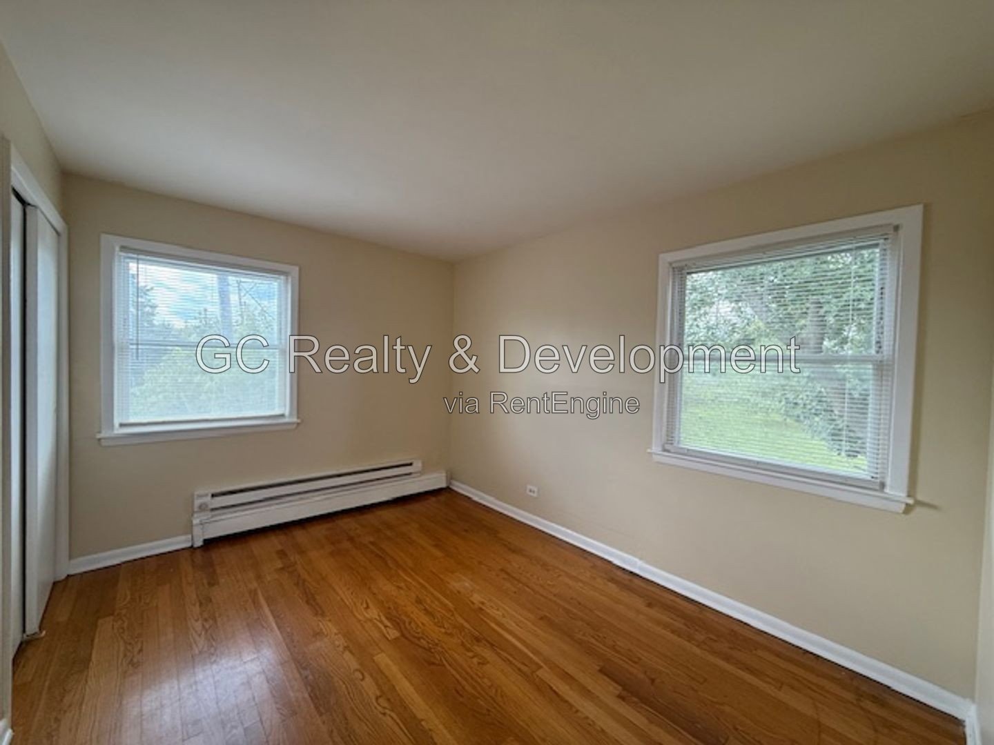 *** ​​​​​2BR-1BA / PET FRIENDLY / 2 PARKING SPOTS / PAY ELECTRIC ONLY *** property image